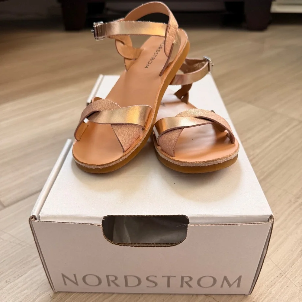 Nordstrom Sandals Nosadee Rose Gold Metallic Crisscross Straps Party Trip 10 EUC